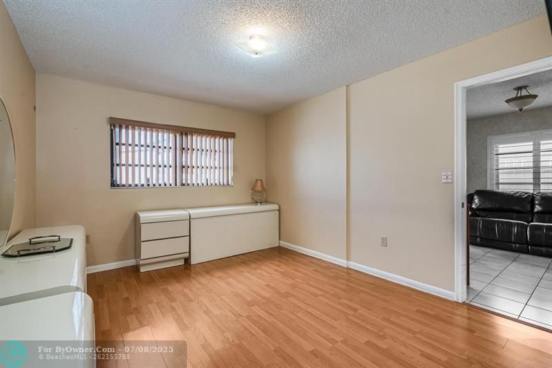 6562 W 22nd Ct, Hialeah, Florida image 15