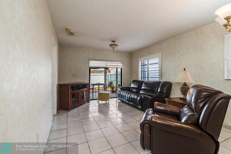 6562 W 22nd Ct, Hialeah, Florida image 18