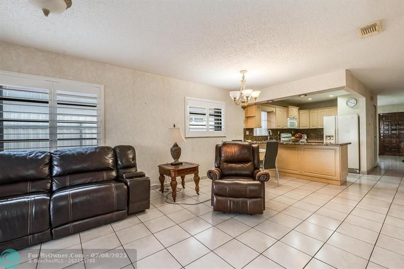 6562 W 22nd Ct, Hialeah, Florida image 5