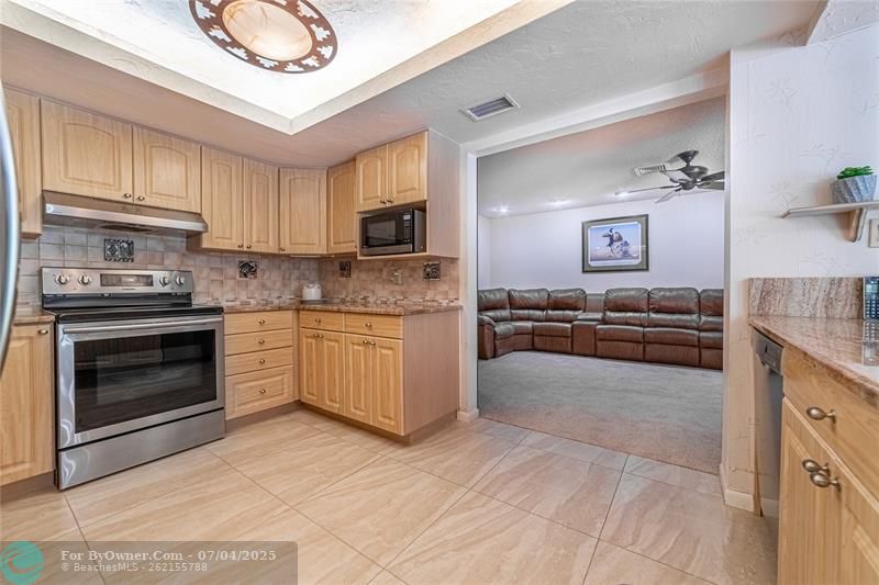 8277 NW 3rd Place, Coral Springs, Florida image 26