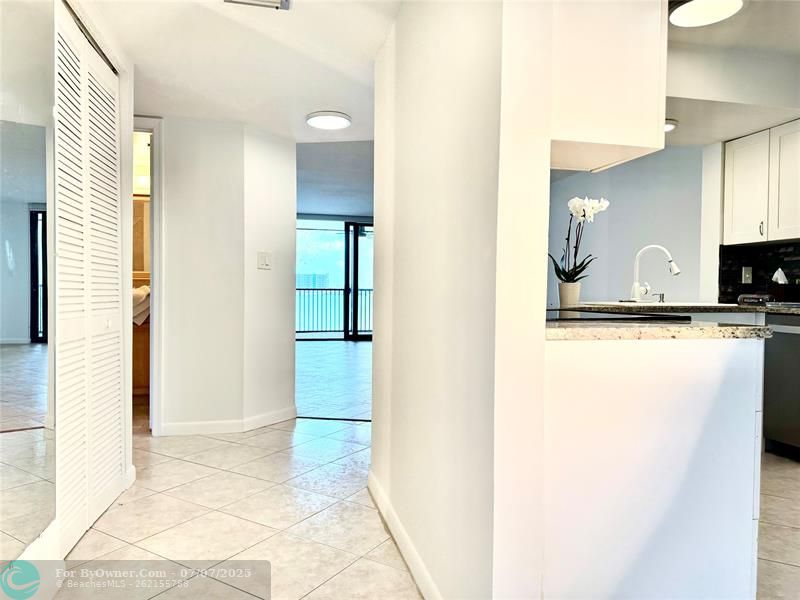 117 Lake Emerald Dr #205, Oakland Park, Florida image 1