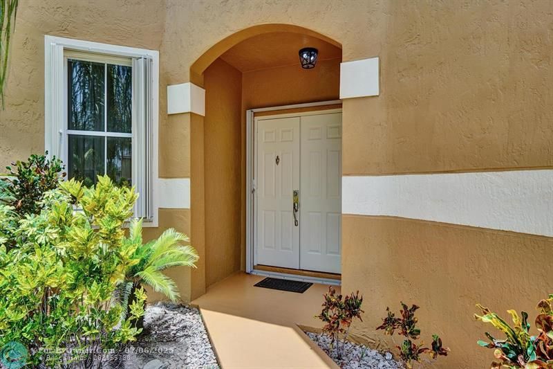 1851 NW 184th Ter, Pembroke Pines, Florida image 3