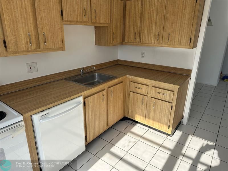 4174 Inverrary Dr #314, Lauderhill, Florida image 3