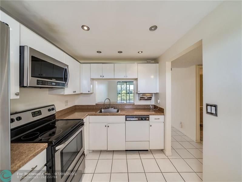 3485 Environ Blvd #409, Lauderhill, Florida image 4