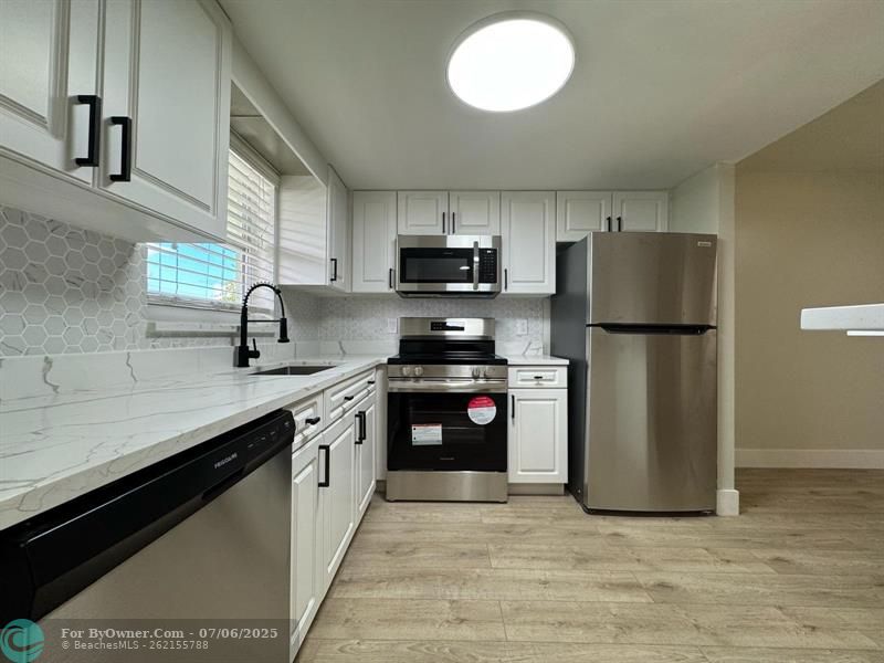 809 W Oakland Park Blvd #J10, Oakland Park, Florida image 1