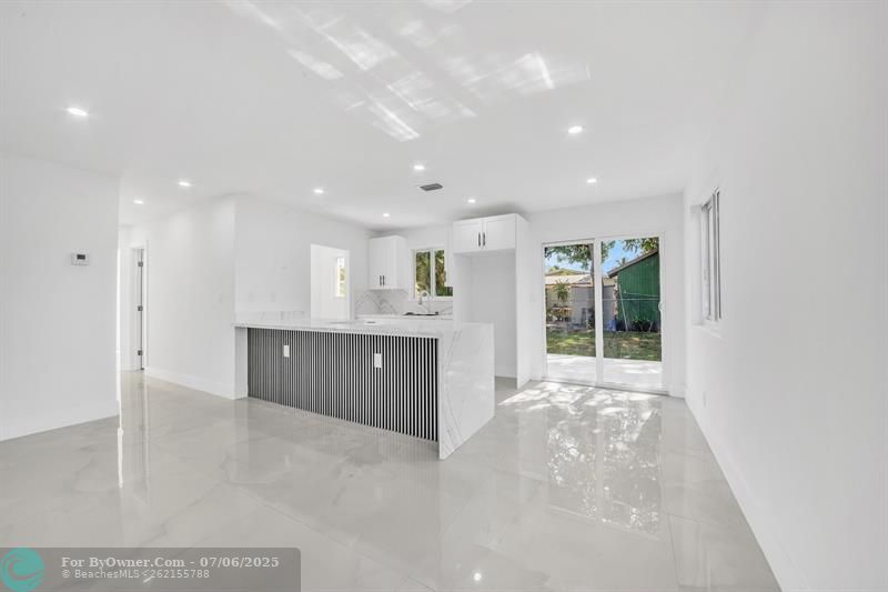 120 NE 57th Ct, Oakland Park, Florida image 8