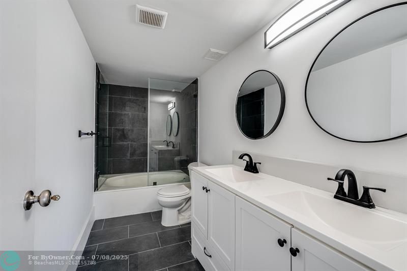 2200 S Cypress Bend Dr #604, Pompano Beach, Florida image 18