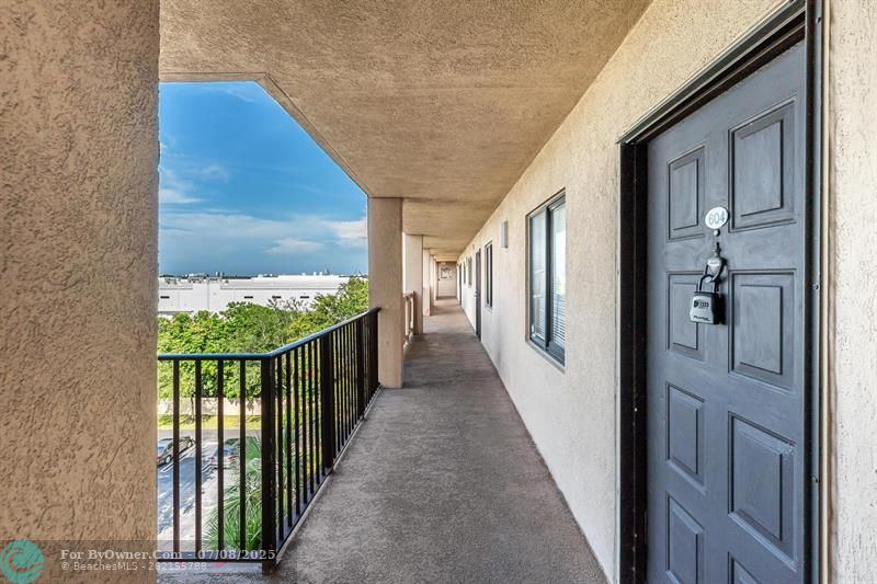 2200 S Cypress Bend Dr #604, Pompano Beach, Florida image 25