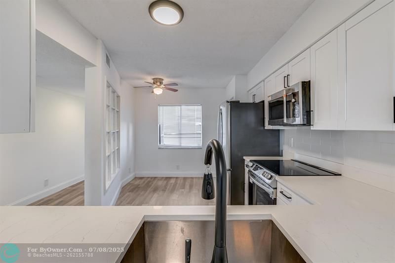 2200 S Cypress Bend Dr #604, Pompano Beach, Florida image 4