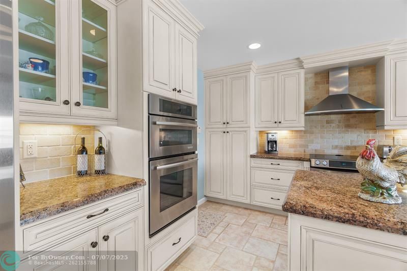 Microwave, Convection Oven and Stove for the most accomplished cooks