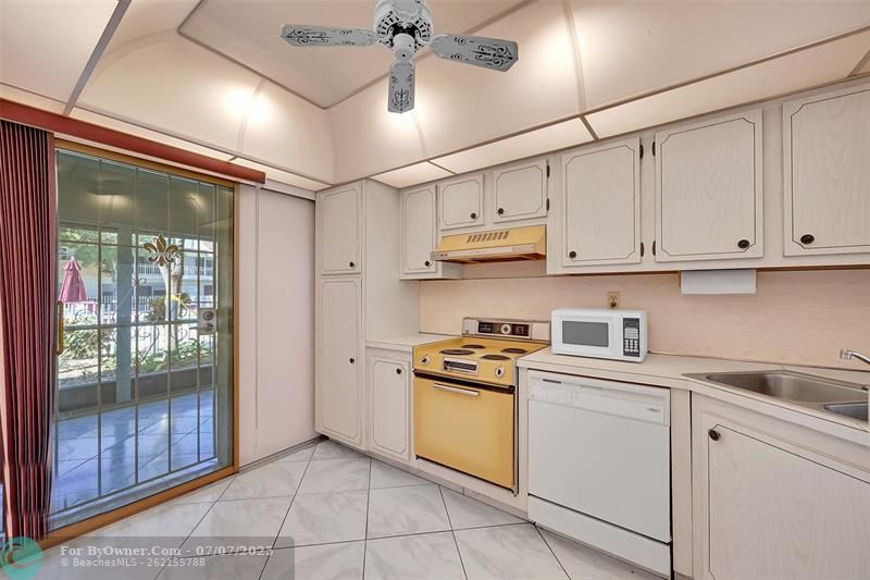 860 SE 6th Ave #304, Deerfield Beach, Florida image 14