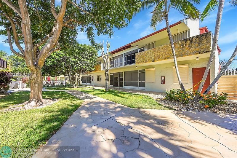 860 SE 6th Ave #304, Deerfield Beach, Florida image 32