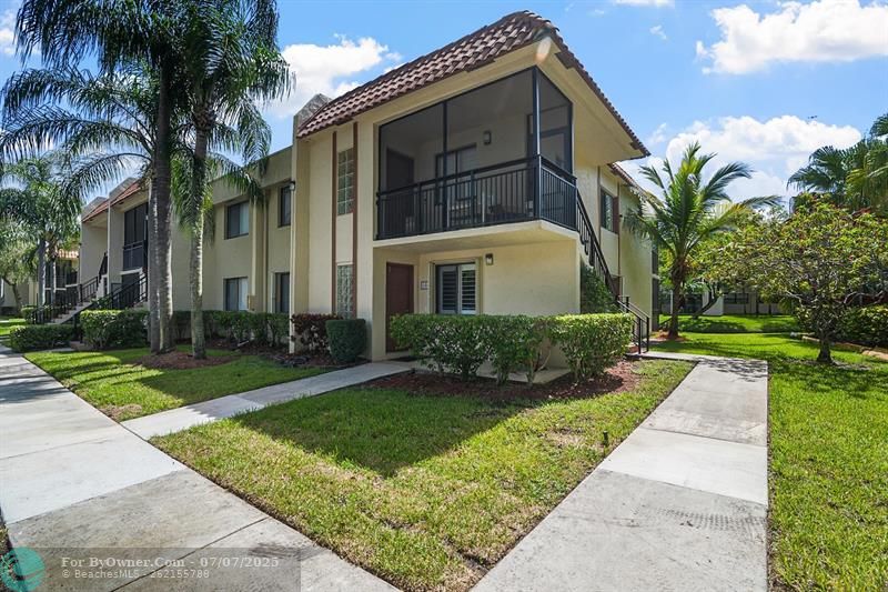 410 Lakeview Dr #104, Weston, Florida image 2