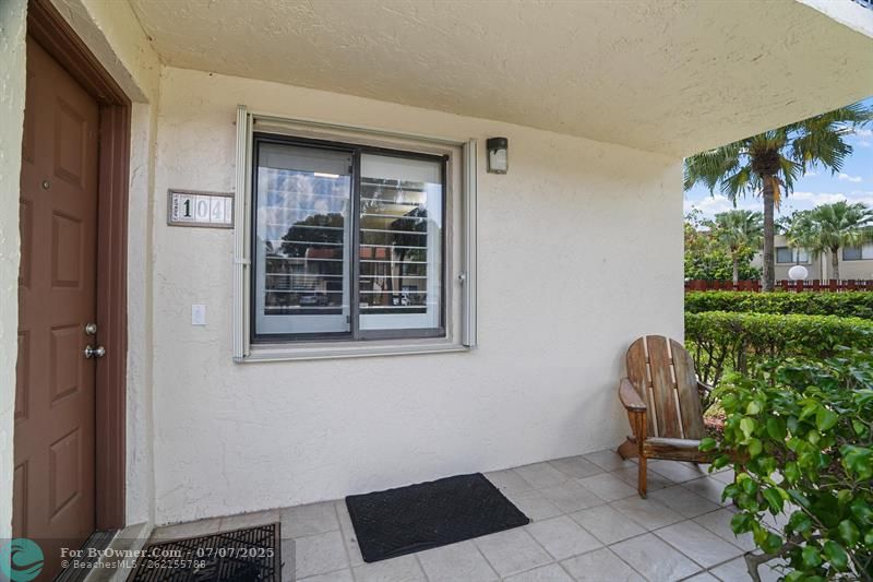 410 Lakeview Dr #104, Weston, Florida image 3