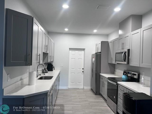 Single Family, Deerfield Beach, Florida image 1