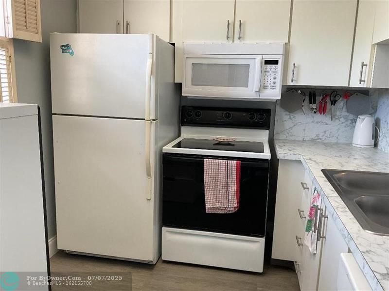 5003 NW 35th St #505, Lauderdale Lakes, Florida image 17