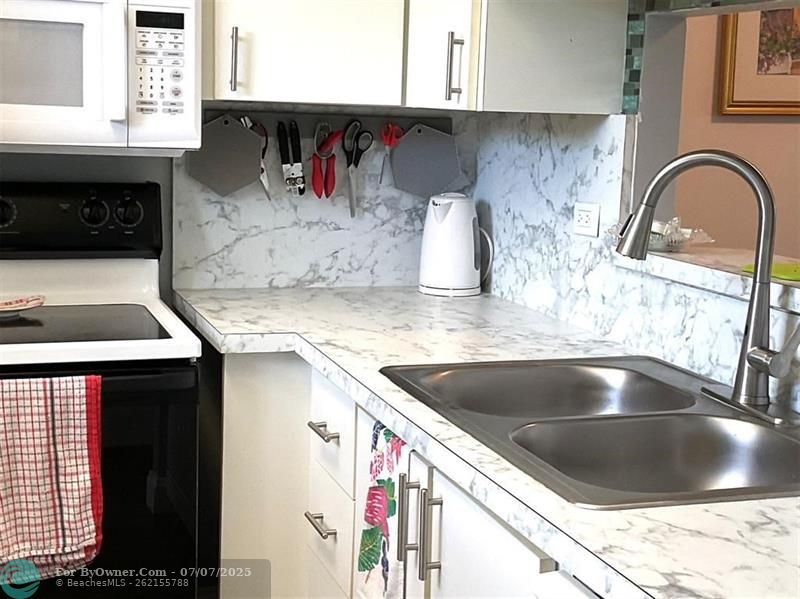 5003 NW 35th St #505, Lauderdale Lakes, Florida image 18