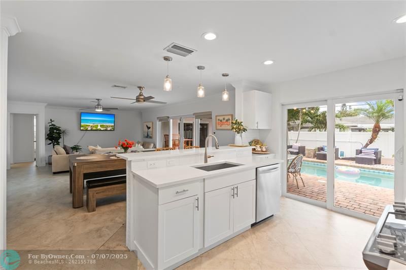 261 SE 8th St, Pompano Beach, Florida image 4