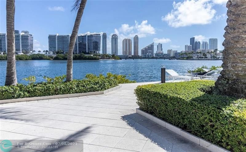 3205 NE 184th St #9304, North Miami Beach, Florida image 2