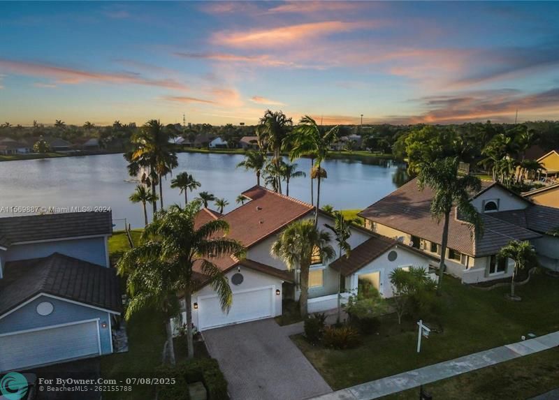 1661 E Oak Knoll Cir, Davie, Florida image 1