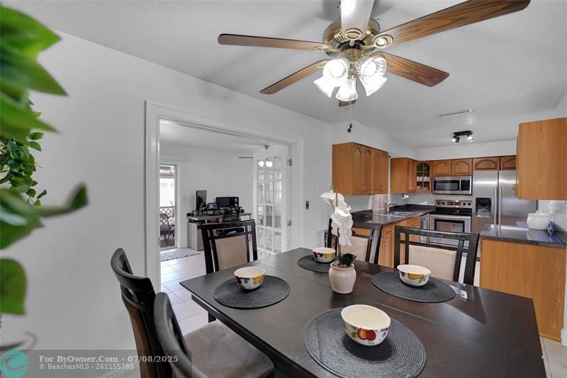 8107 NW 93rd Ter, Tamarac, Florida image 11