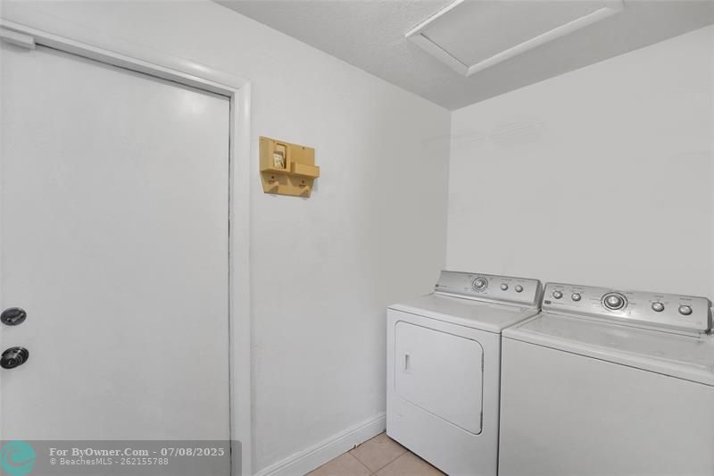 8107 NW 93rd Ter, Tamarac, Florida image 14