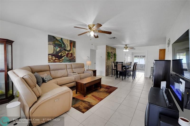 8107 NW 93rd Ter, Tamarac, Florida image 6