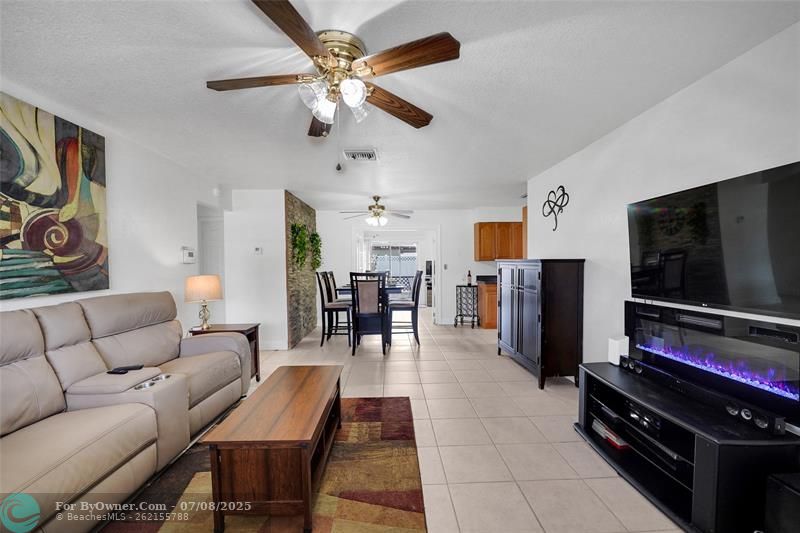 8107 NW 93rd Ter, Tamarac, Florida image 7