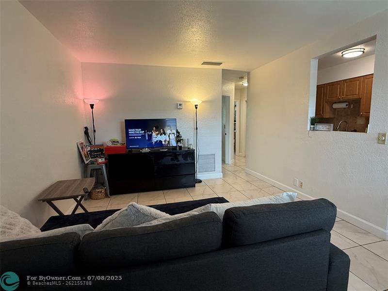 2607 NE 8th Ave #22, Wilton Manors, Florida image 4