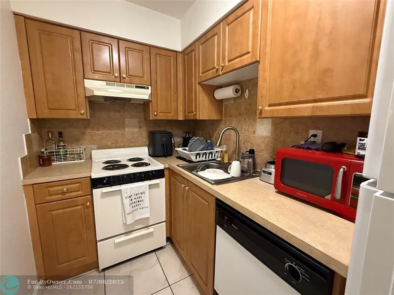 2607 NE 8th Ave #22, Wilton Manors, Florida image 5