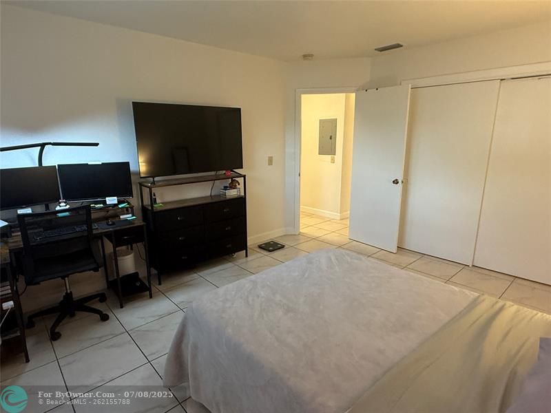2607 NE 8th Ave #22, Wilton Manors, Florida image 6