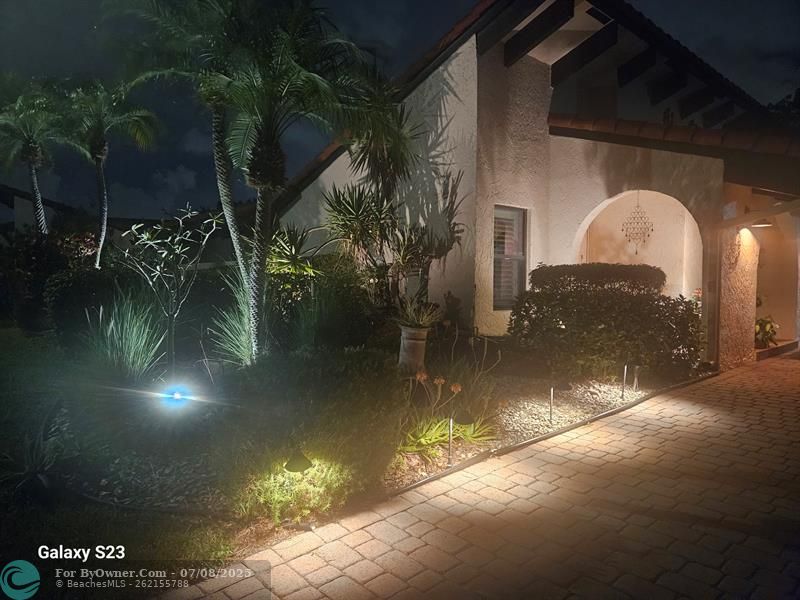 Your tropical Oasis awaits!