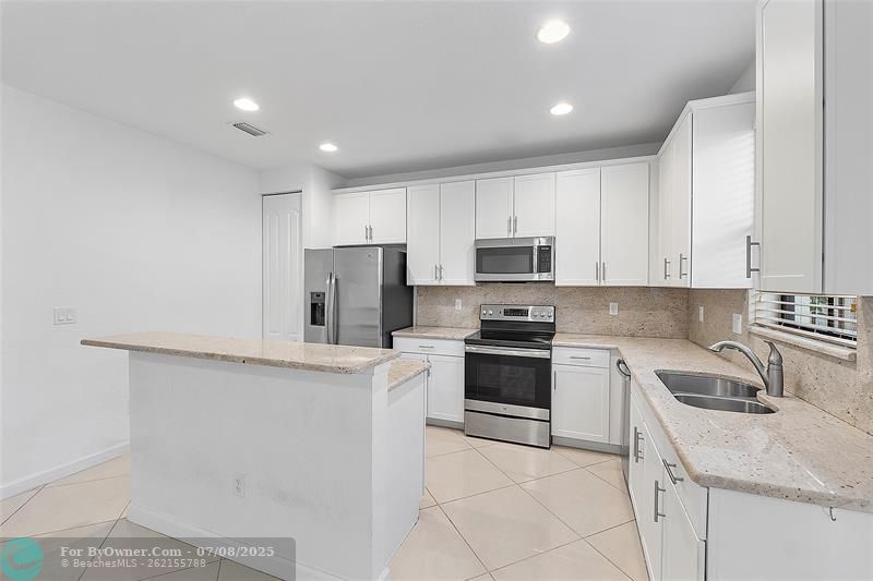9572 Town Parc Circle North, Parkland, Florida image 16