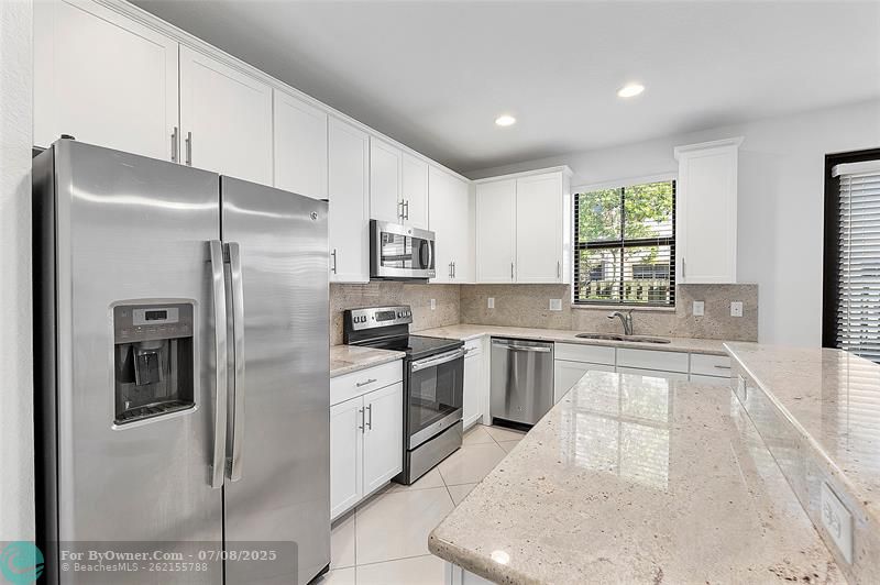 9572 Town Parc Circle North, Parkland, Florida image 17