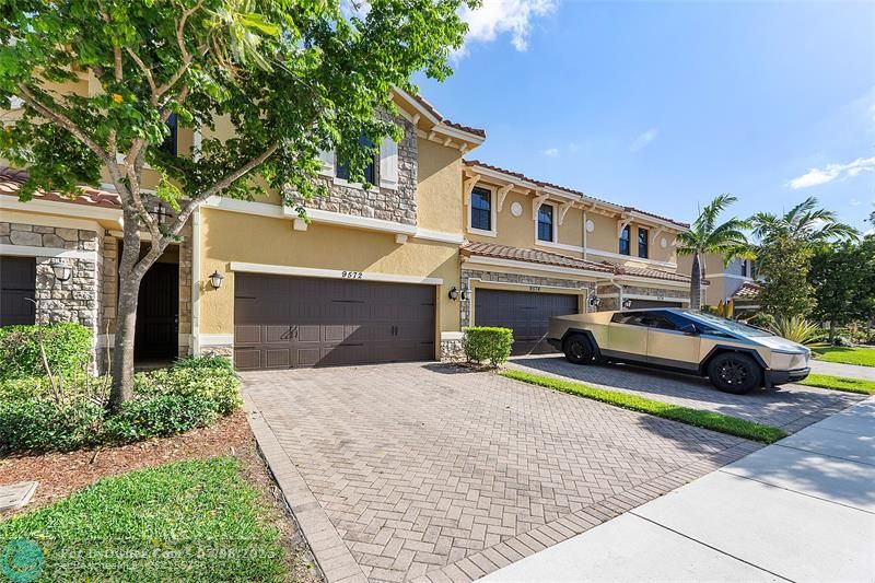 9572 Town Parc Circle North, Parkland, Florida image 3