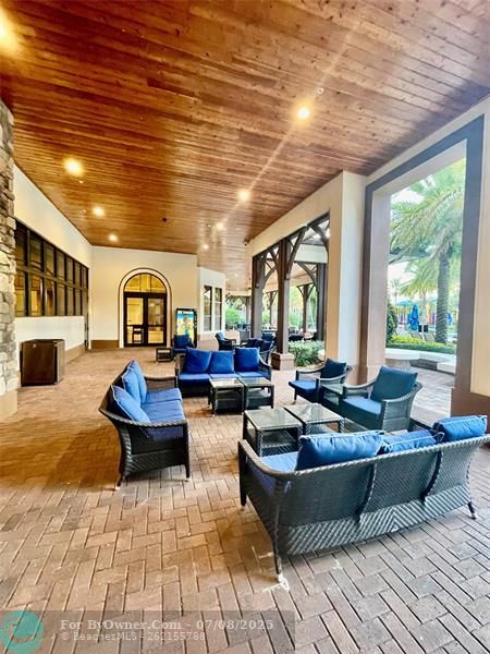 9572 Town Parc Circle North, Parkland, Florida image 43
