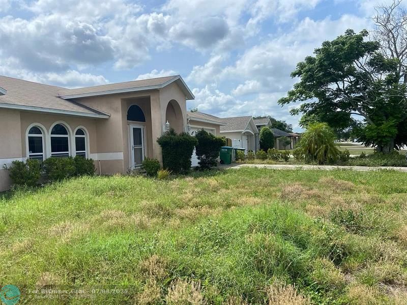 1074 Wilmington Dr, Deltona, Florida image 4