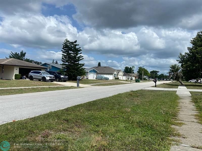 1074 Wilmington Dr, Deltona, Florida image 5