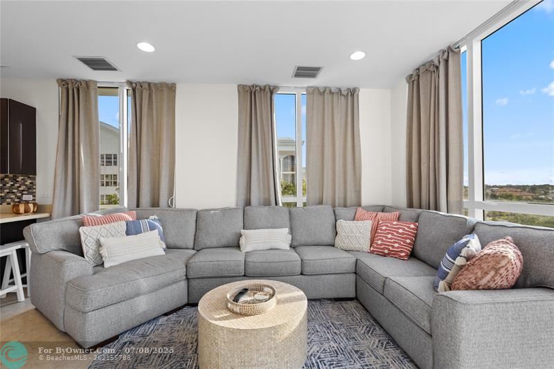 120 SE 19th Ave #404, Deerfield Beach, Florida image 3