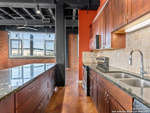 1331 S Flores St #211, San Antonio, Texas image 8