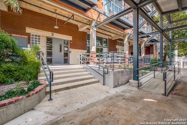 1331 S Flores St #213, San Antonio, Texas image 2