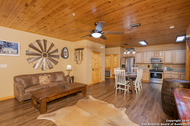 1554 Gruene Road #A12, New Braunfels, Texas image 6