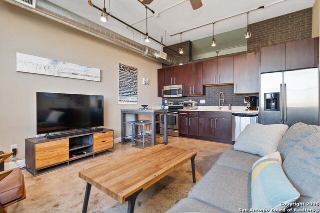 831 S Flores St #2310, San Antonio, Texas image 6