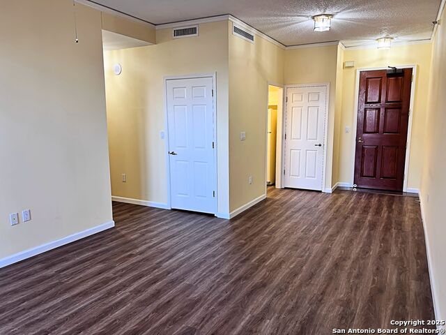 1 Towers Park Ln #205, San Antonio, Texas image 1