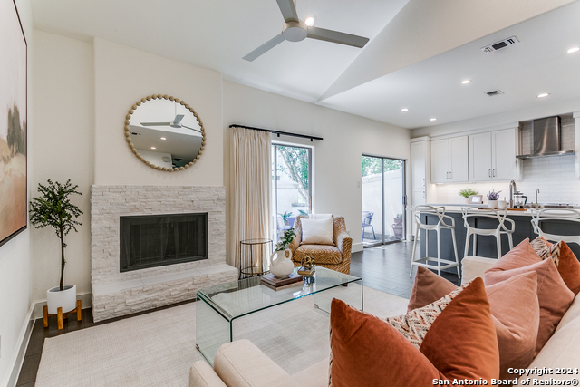208 Grandview #3, San Antonio, Texas image 5
