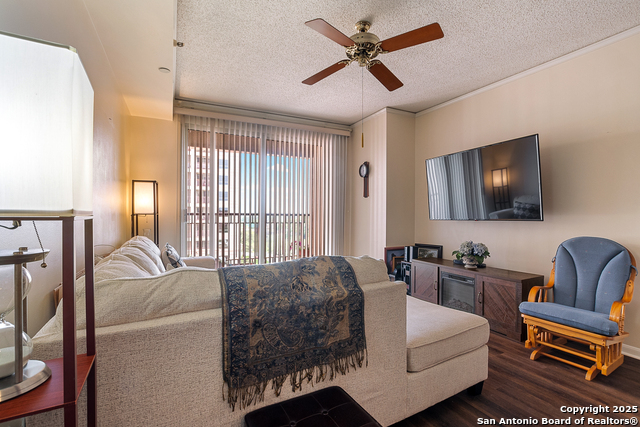 1 Towers Park Ln #513, San Antonio, Texas image 2