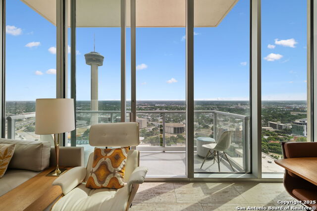 610 E Market St #2807, San Antonio, Texas image 14