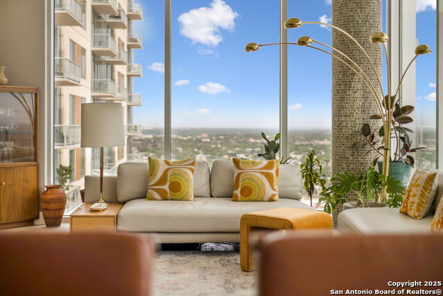 610 E Market St #2807, San Antonio, Texas image 9
