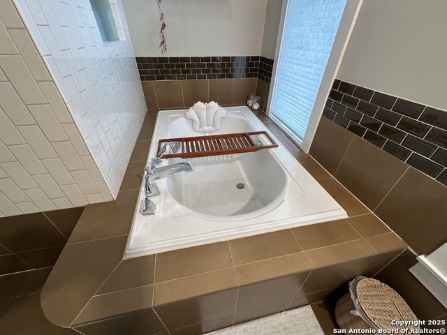 137 Katherine Ct # B, Alamo Heights, Texas image 22