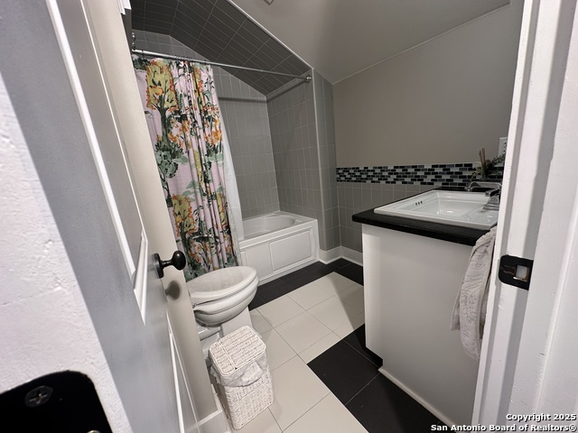 137 Katherine Ct # B, Alamo Heights, Texas image 32